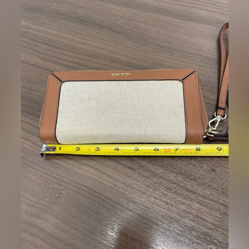 NWT Nine West Brown and Cream Wristlet Clutch Wallet - Picture 5 of 6